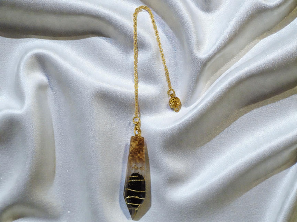 Pendule artisanal orgonite tourmaline noire